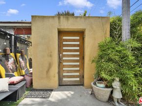9506 Yolanda Avenue, Northridge CA 91324