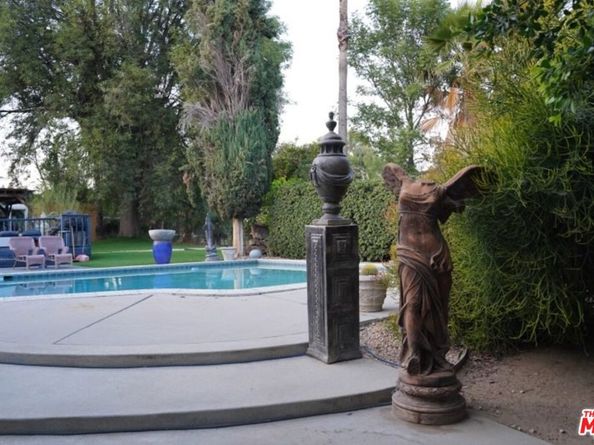 9506 Yolanda Avenue, Northridge CA 91324
