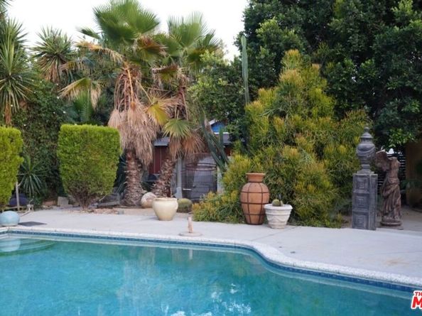 9506 Yolanda Avenue, Northridge CA 91324