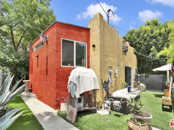 9506 Yolanda Avenue, Northridge CA 91324
