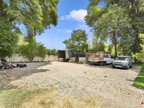 9506 Yolanda Avenue, Northridge CA 91324