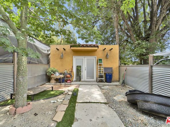 9506 Yolanda Avenue, Northridge CA 91324