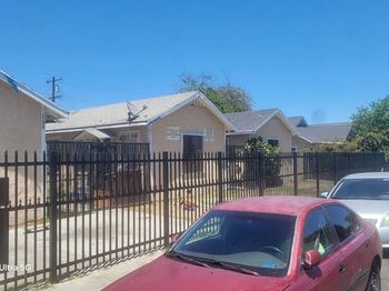 1139 E 69th Street