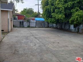 1139 E 69th Street, Los Angeles CA 90001