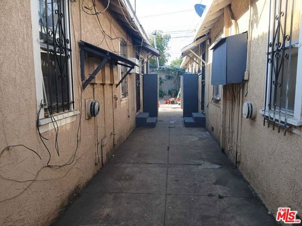 1139 E 69th Street, Los Angeles CA 90001