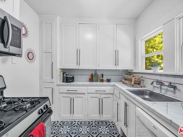 523 S Coronado Street, Los Angeles CA 90057
