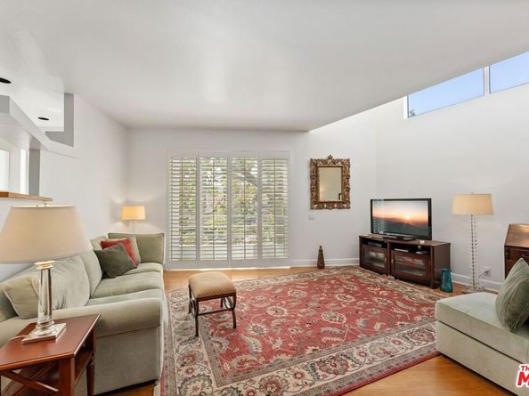 520 S Barrington Avenue 115, Los Angeles CA 90049