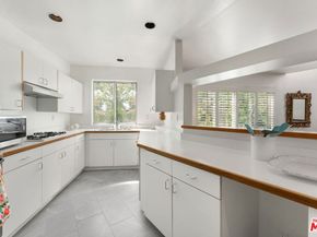 520 S Barrington Avenue 115, Los Angeles CA 90049