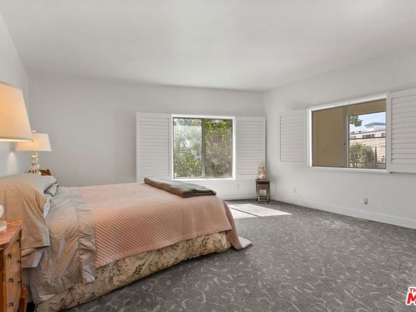 520 S Barrington Avenue 115, Los Angeles CA 90049