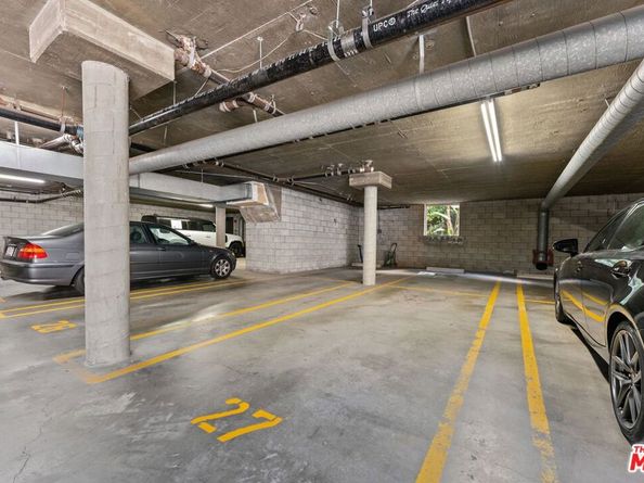520 S Barrington Avenue 115, Los Angeles CA 90049