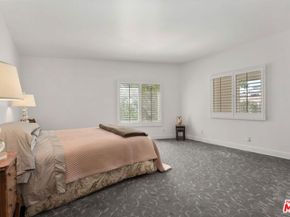 520 S Barrington Avenue 115, Los Angeles CA 90049
