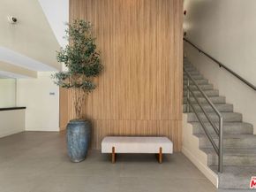 520 S Barrington Avenue 115, Los Angeles CA 90049