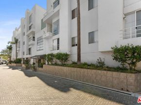 520 S Barrington Avenue 115, Los Angeles CA 90049