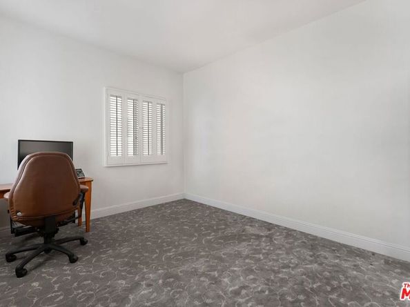520 S Barrington Avenue 115, Los Angeles CA 90049