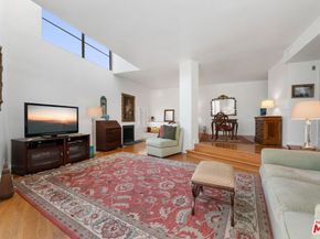 520 S Barrington Avenue 115, Los Angeles CA 90049