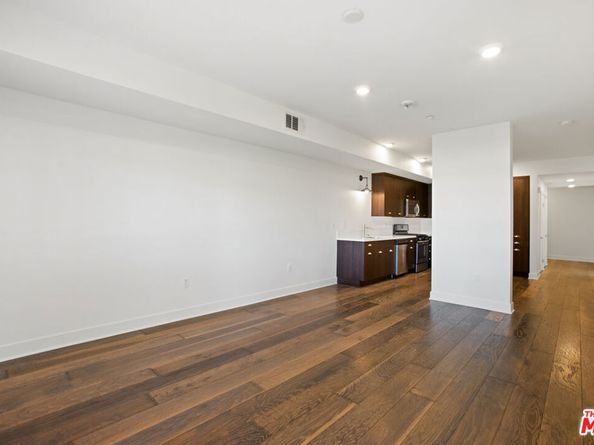 2978 Ripple Place 105, Los Angeles CA 90039