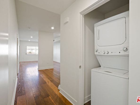 2978 Ripple Place 105, Los Angeles CA 90039