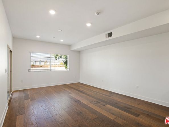 2978 Ripple Place 105, Los Angeles CA 90039
