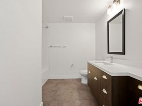 2978 Ripple Place 105, Los Angeles CA 90039