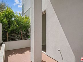 2512 28th Street 104, Santa Monica CA 90405