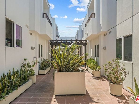 2512 28th Street 104, Santa Monica CA 90405