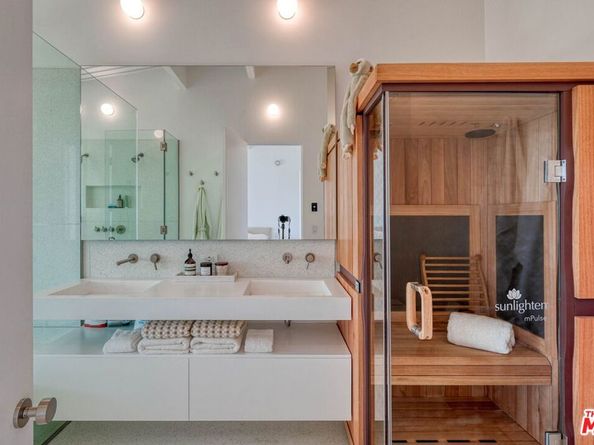 2262 Stradella Road, Los Angeles CA 90077