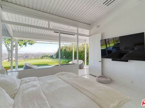 2262 Stradella Road, Los Angeles CA 90077