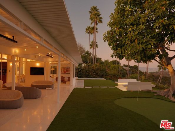 2262 Stradella Road, Los Angeles CA 90077