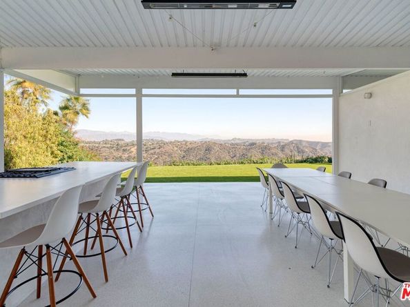 2262 Stradella Road, Los Angeles CA 90077
