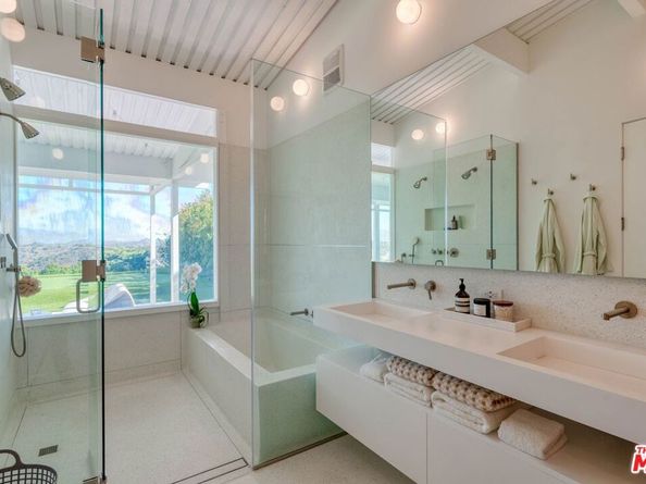 2262 Stradella Road, Los Angeles CA 90077