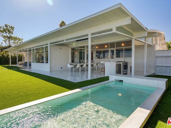 2262 Stradella Road, Los Angeles CA 90077