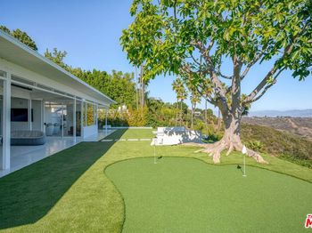 2262 Stradella Road