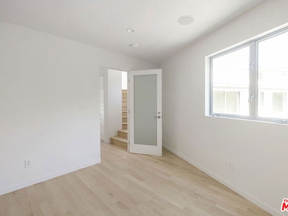 257 Entrada Drive, Santa Monica CA 90402