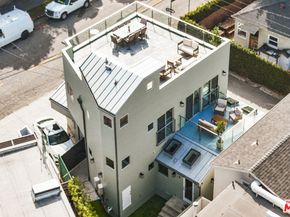 257 Entrada Drive, Santa Monica CA 90402