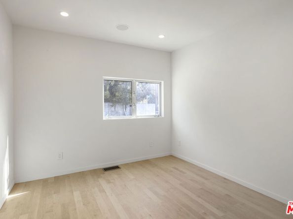 257 Entrada Drive, Santa Monica CA 90402