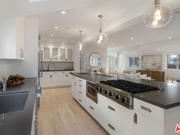 257 Entrada Drive, Santa Monica CA 90402