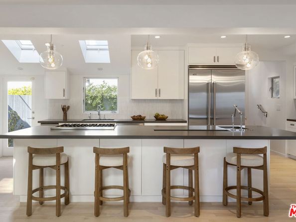 257 Entrada Drive, Santa Monica CA 90402