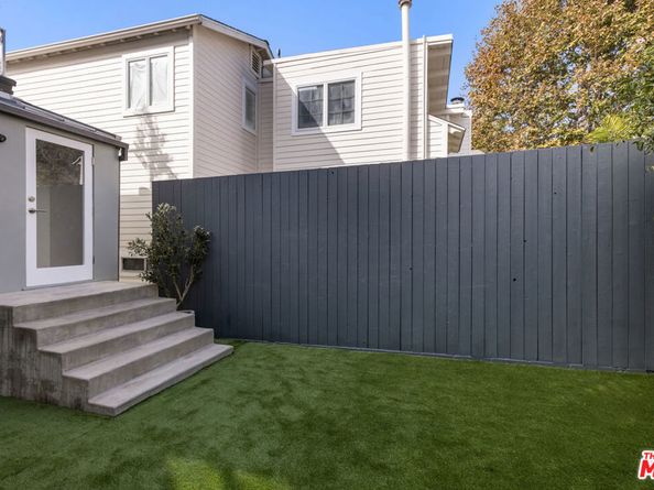 257 Entrada Drive, Santa Monica CA 90402