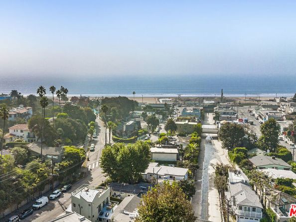 257 Entrada Drive, Santa Monica CA 90402