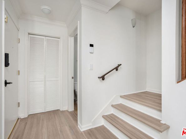 11138 Aqua Vista Street 3, Studio City CA 91602