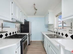 11138 Aqua Vista Street 3, Studio City CA 91602