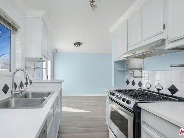 11138 Aqua Vista Street 3, Studio City CA 91602