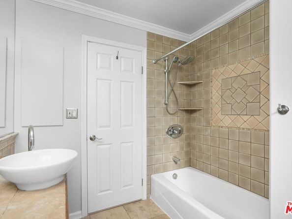 11138 Aqua Vista Street 3, Studio City CA 91602