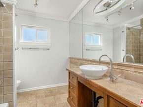 11138 Aqua Vista Street 3, Studio City CA 91602