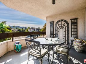 10409 Riverside Drive 203, Toluca Lake CA 91602