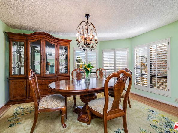 10409 Riverside Drive 203, Toluca Lake CA 91602