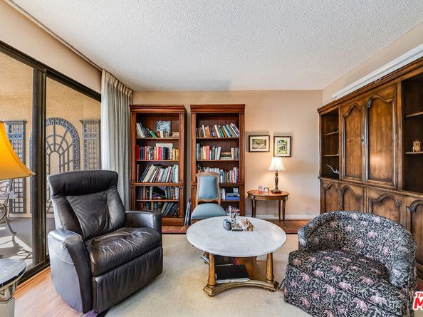 10409 Riverside Drive 203, Toluca Lake CA 91602