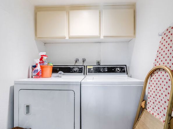 10409 Riverside Drive 203, Toluca Lake CA 91602