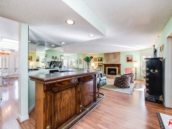 10409 Riverside Drive 203, Toluca Lake CA 91602