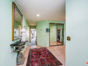 10409 Riverside Drive 203, Toluca Lake CA 91602